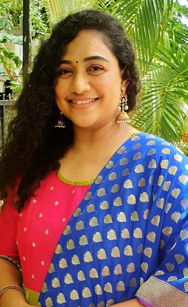 51வது கேரள மாநில திரைப்பட விருது பட்டியலில், சிறந்த நடன இயக்குனருக்கான விருது, `சுஃபியும் சுஜாதாயும்' என்ற படத்துக்காக, நடன இயக்குனர் லலிதா ஷோபிக்கு கிடைத்துள்ளது. 

<a href="/LalithaShobi/">LALITHA SHOBI</a> <a href="/shobimaster/">Shobi Paulraj</a>