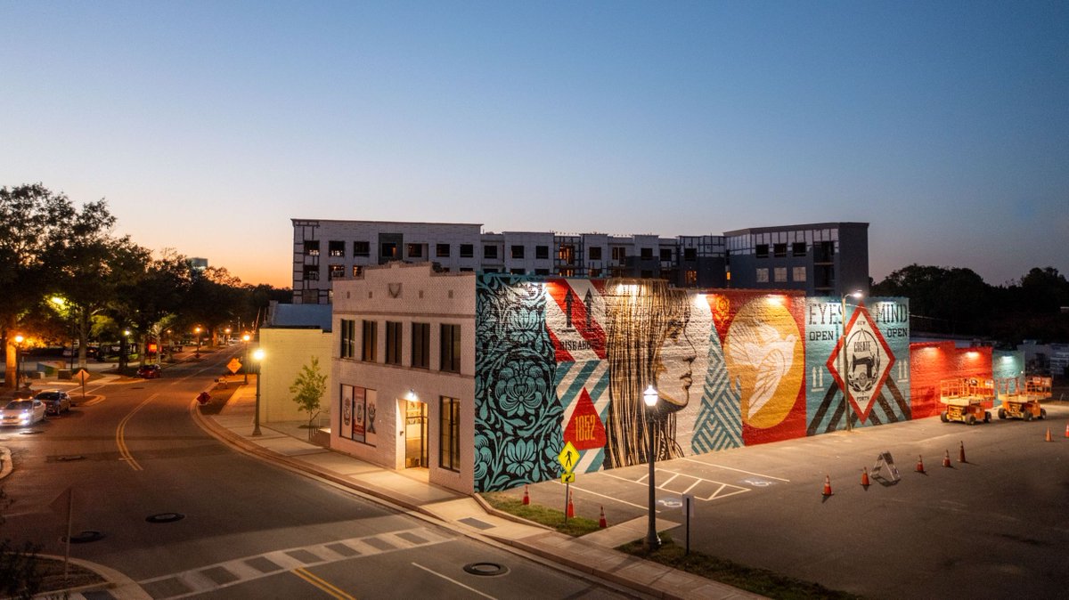 visityorkcounty's tweet image. #Muralprogress of @OBEYGIANT's brand new mural in #RockHill. Stay tuned for the big reveal!