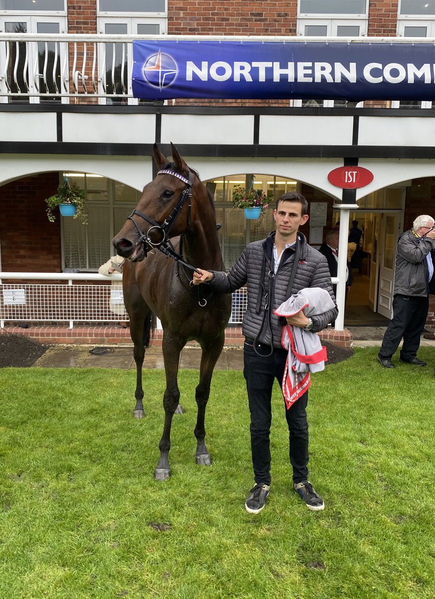 MR PROFESSOR lands the Silver Tankard (Listed) <a href="/ponteraces/">PontefractRacecourse</a> for <a href="/ahaynesracing/">Alice Haynes</a> and <a href="/SilvDSousa/">Silvestre de Sousa</a> to become Amo Racing’s 4th stakes winner of the year!