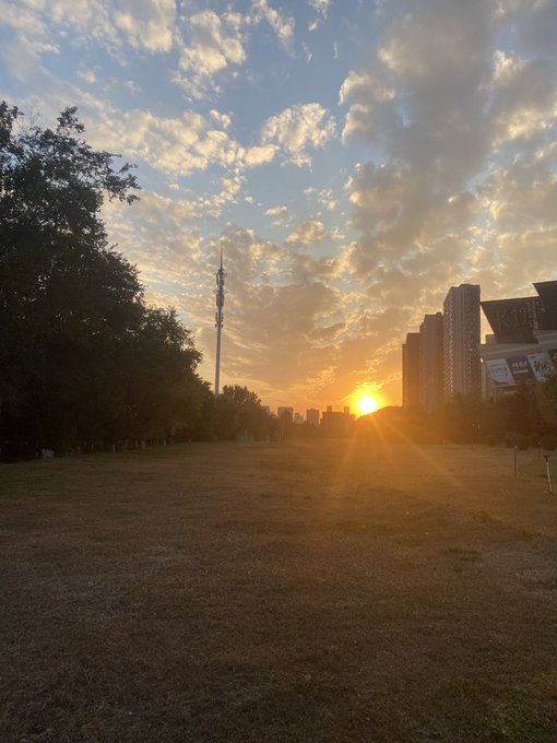 夕阳无限好啊 https://t.co/D50UU4VJSK<a href="/tag/%E5%89%8D%E5%88%97%E8%85%BA%E6%8C%89%E6%91%A9"class="tags"><span>#前列腺按摩</span></a>