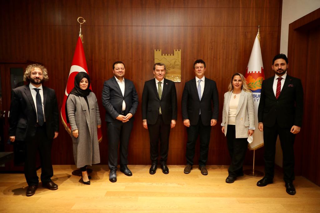 Zeytinburnu Belediye Başkanı Sn. Ömer Arısoy ile bir araya gelen UNHCR Türkiye Temsilcisi Sn. Philippe Leclerc, Zeytinburnu Belediyesi’nin koruma, sosyal uyum ve geçim kaynakları alanındaki çalışmalarını takdirle karşıladı.