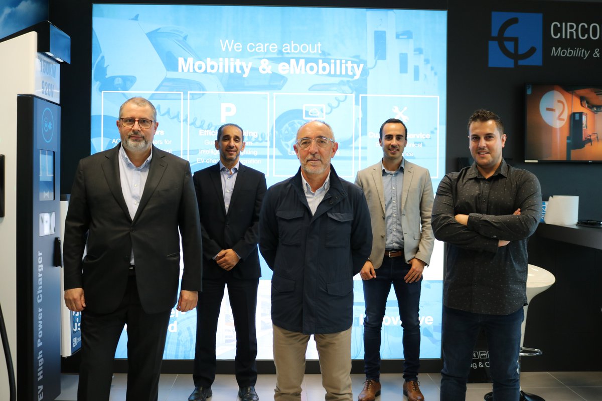 circontrol_com's tweet photo. [CAT] Representants de BSM van apropar-se a les nostres instal·lacions el dijous per seguir buscant una Barcelona més descarbonitzada 🌱 Un plaer poder aportar el nostre granet de sorra per una Catalunya més #evfriendly ! ⚡🚗 #evcharging #electricmobility #emobility https://t.co/kEJSorl9LC