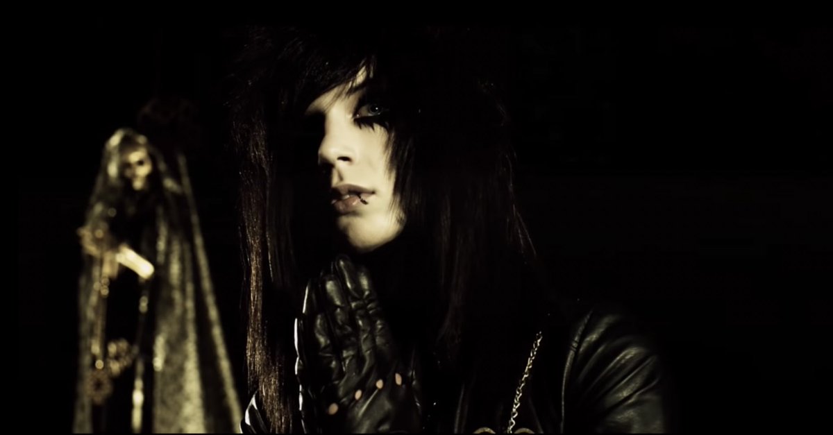 GloriousMidgard's tweet image. 2010// perfect weapon-BVB

#perfectweapon #blackveilbrides