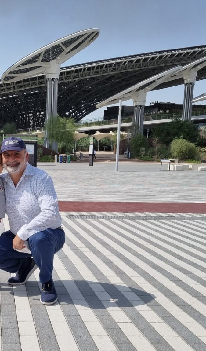 Father &amp; daughter visited #Expo2020Dubai today. They were asking for directions, when a “very nice woman” (as per dad) stopped to help &amp; offered them a ride to 🇱🇧pavilion. Little did my dad know that it was Minister Reem Al Hashimy - a testament to hospitality &amp; kindness in 🇦🇪
