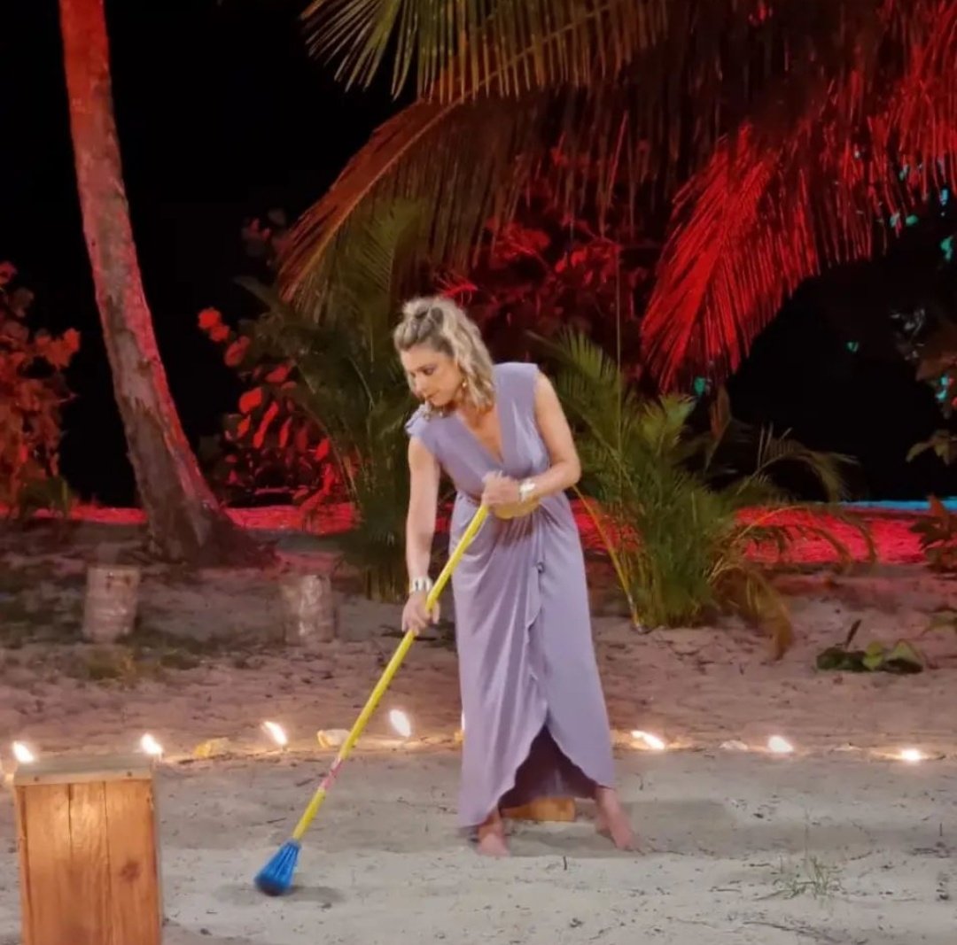 la del gorro tweet media