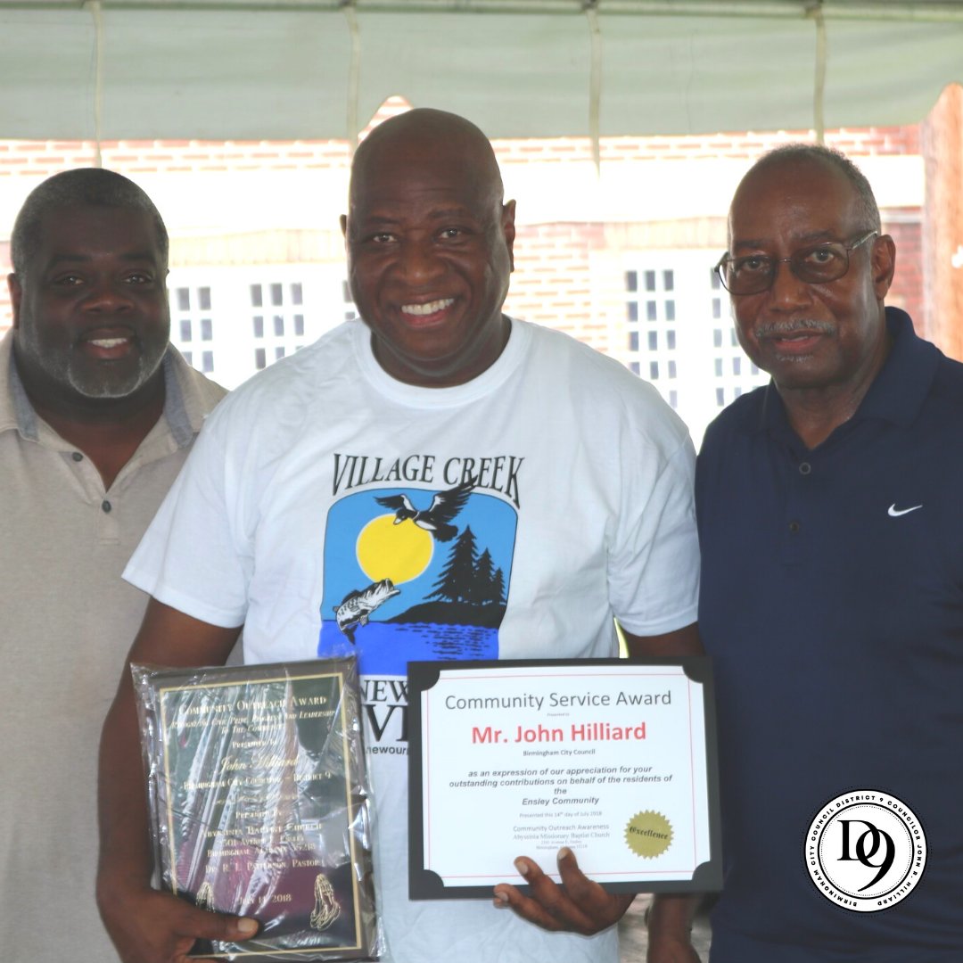 Dist9Birmingham's tweet photo. I was honored to receive a Community Service Award from the Village Creek Society! The society aims to improve the Village Creek Environment to benefit over 300,000 residences, businesses, schools, and churches in its watershed.
 
#ItsDistrict9Time #D9Time https://t.co/jdXjKoML7n
