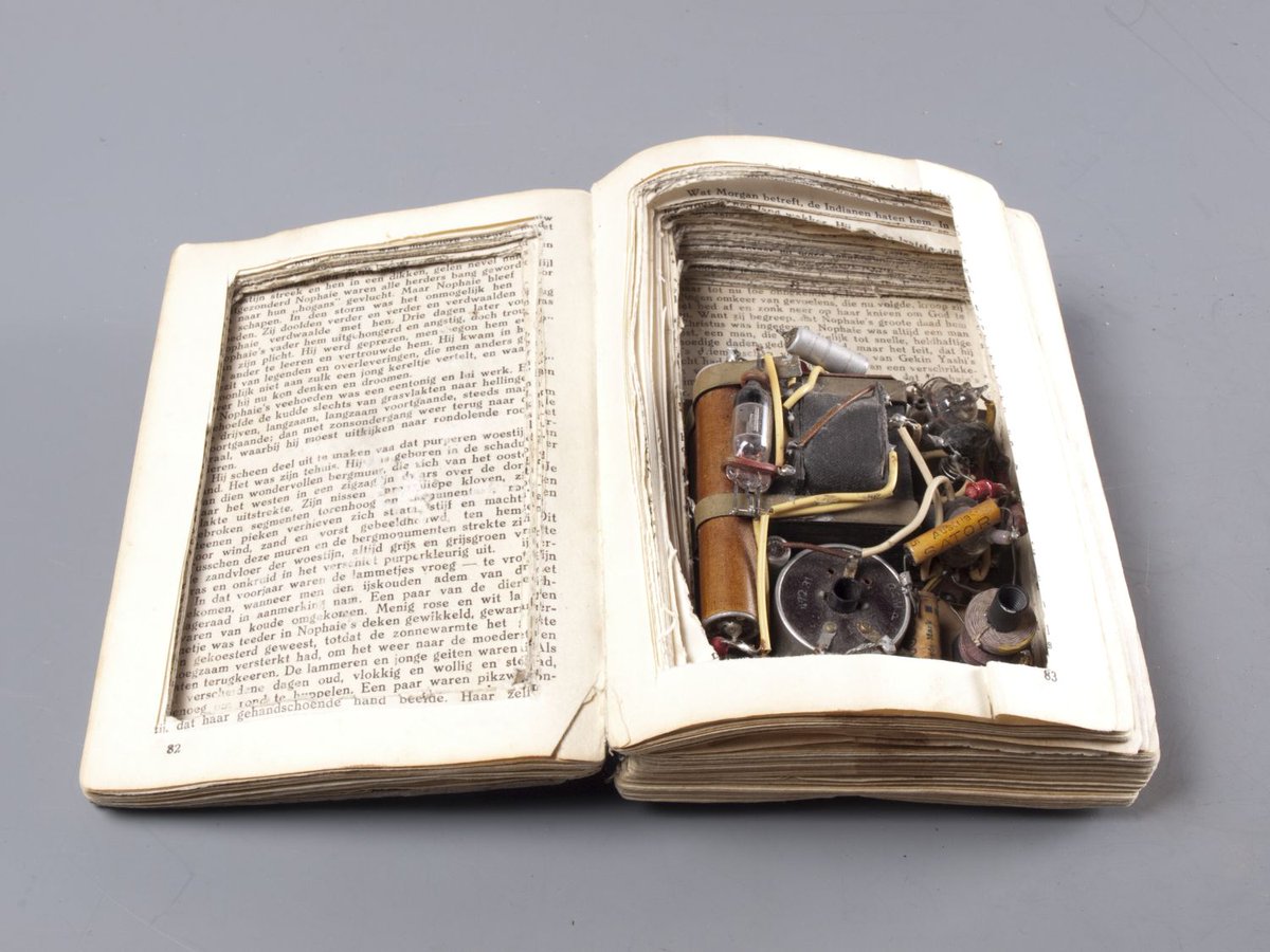 Heeft u nog dagboeken, brieven, foto’s of andere voorwerpen uit WOII in huis? Gooi ze niet weg, maar kom aankomende zaterdag 23 oktober naar Tresoar voor de halfjaarlijkse ‘Actie Niet Weggooien’. 
Link in bio voor meer info.
#verzetsmuseum #WOII #actienietweggooien #oorlog #vrij