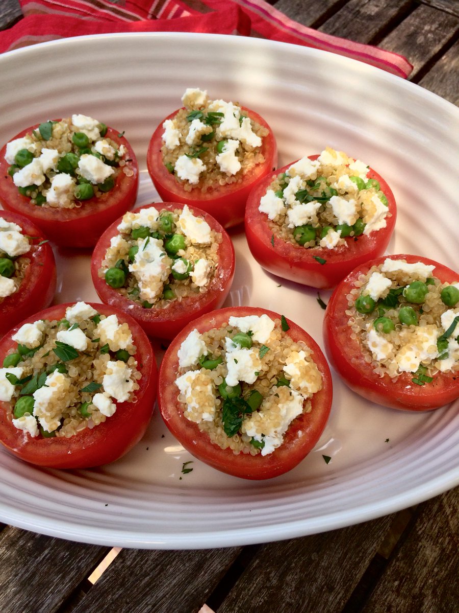These stuffed tomatoes burst with flavour on #MeatlessMonday. #HalfYourPlate ow.ly/cs1j50GiJOA