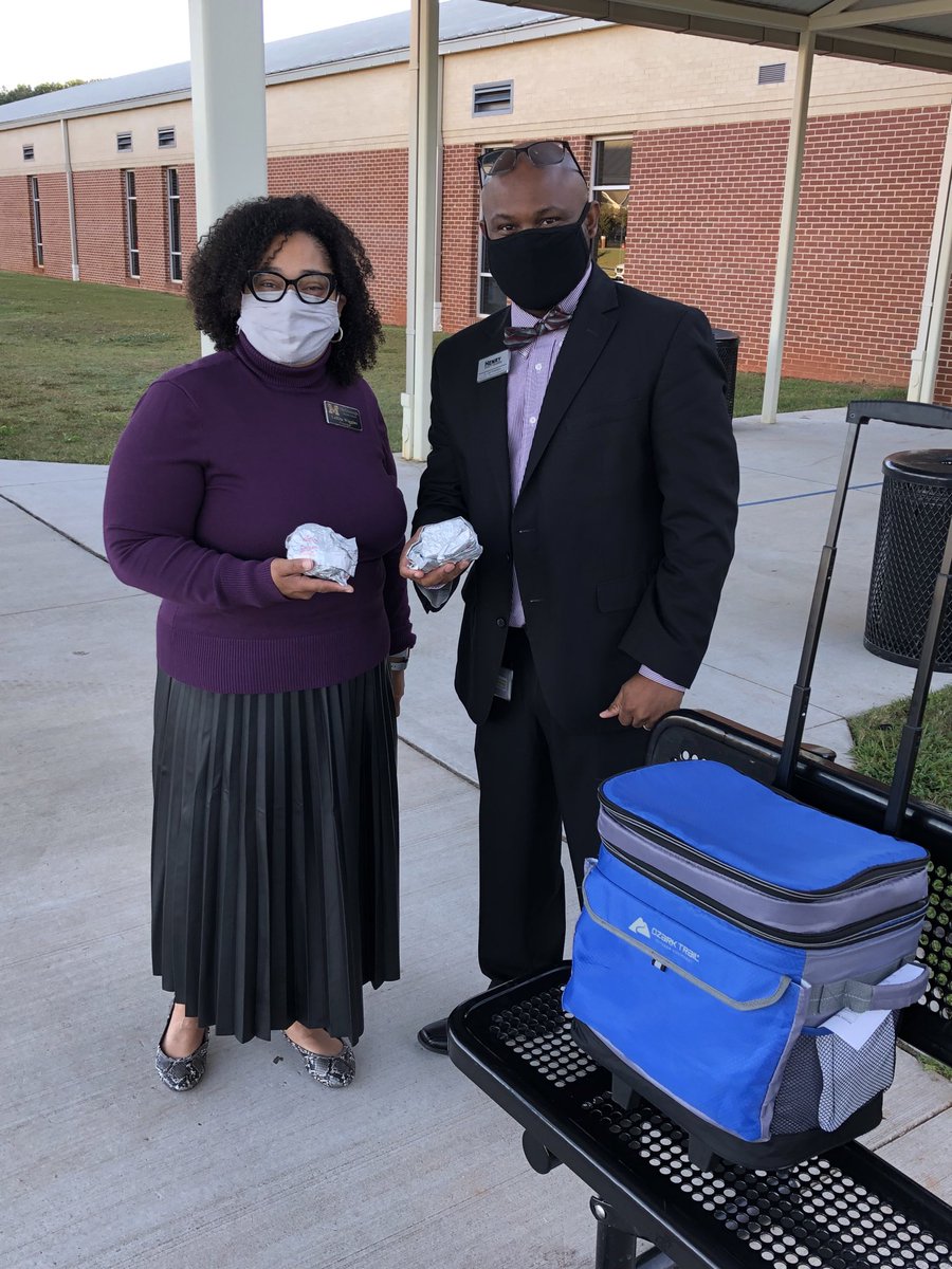 CKnowlton4's tweet photo. Happy Bus Driver Appreciation Day @HenryCountyBOE. Thank you for all you do! https://t.co/1bwwHYVp9i