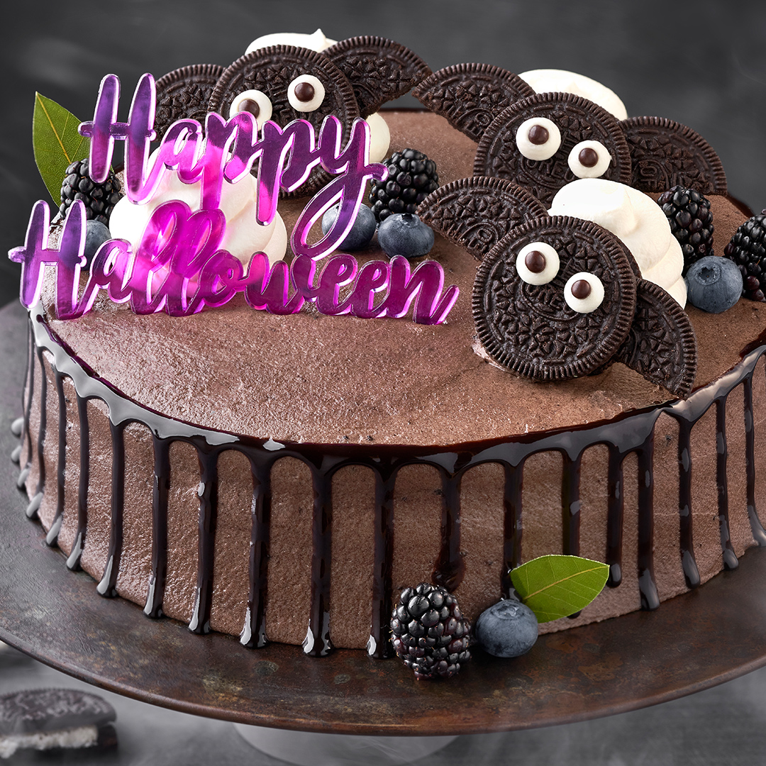ParisBaguetteUS's tweet photo. A happier #Halloween starts with spooky NEW desserts. Our Cookie Scream Filled Donut and Bat-Tastic Chocolate Scream Cake will be available soon!
.
#pbmoments #parisbaguette #bakery #cafe #halloweencake #halloweendonut #donut #cake #chocolate #chocolatecake #cookiesandcream https://t.co/qNQvVEp85a