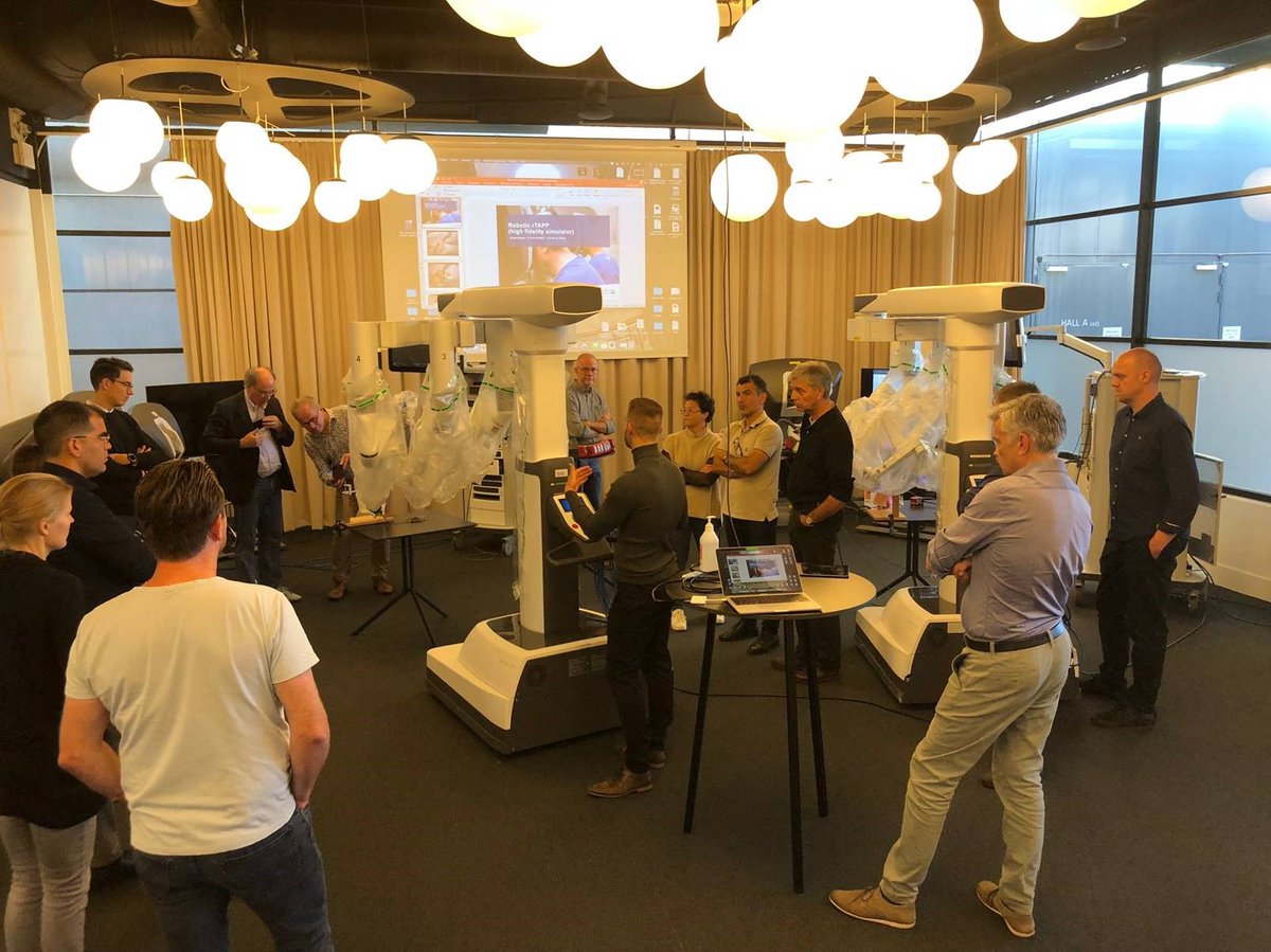 Throwback to last week - big thanks to <a href="/IntuitiveSurg/">Intuitive</a> for delivering not just one, but two robotic surgery pre-courses at #HERNIA2021.
<a href="/FilipMuysoms/">Filip Muysoms</a>
