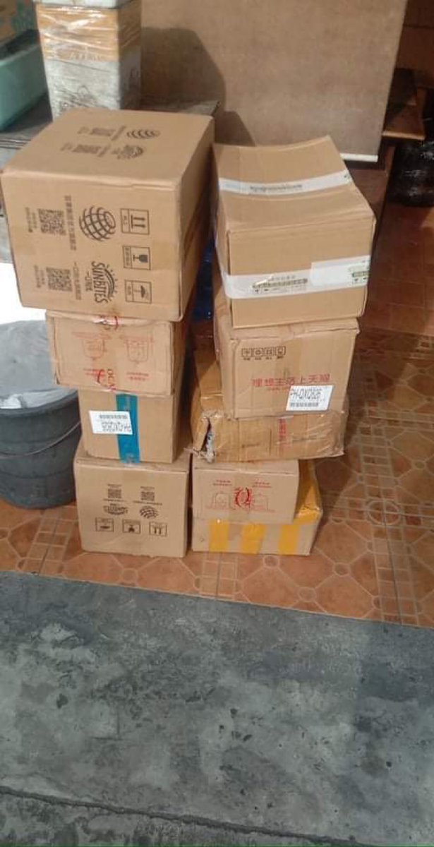 lemonbaoph's tweet photo. [#lemonyupdates] 

hello! i have not been online for two weeks because i’ve been having a bad time mentally. the batch 13.5 &amp; 14 have rlly arrived w me—these r pictures of it. ill try my best to reply to everyone and post the shipping fee by tomorrow, and i’m really https://t.co/29U05HJAx4