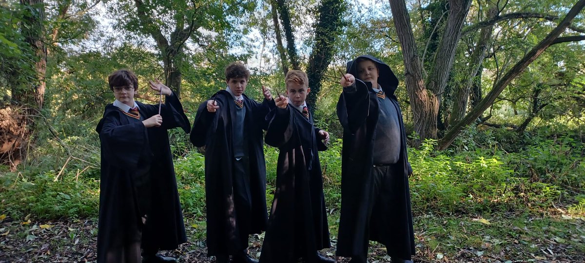 So excited to have the opportunity to continue filming with <a href="/FNXWRKS/">PhoenixWorksFilms</a> <a href="/vdealmeida86/">Victor de Almeida</a> on the #HarryPotter <a href="/TheOrder_Series/">The Order</a>! Great time on set with <a href="/CallumMacreadi1/">Callum Macreadie</a> #HudsonTrindall &amp; <a href="/Shropshirelad09/">Patrick Davies - Shropshire Lad</a>, &amp; looking forward to filming the magical &amp; slightly dark action scenes...!✨