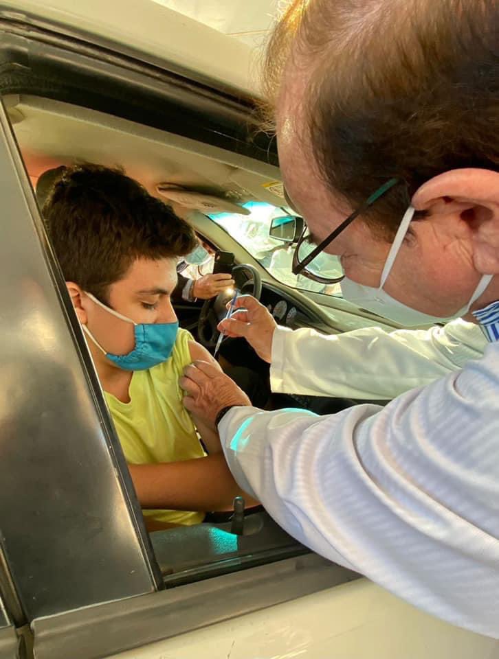 SS_Coahuila's tweet photo. #Torreón #HospitalGeneral El secretario #Salud #Coahuila Dr Roberto Bernal dió arranque a la campaña de vacunación contra #Covid19 a menores de 12 a 17 años con comorbilidad. La vacunación se estará llevando a cabo del 18 al 22 de oct. @mrikelme @GobDeCoahuila #FuerteCoahuilaEs https://t.co/Csg2UhZQ5v