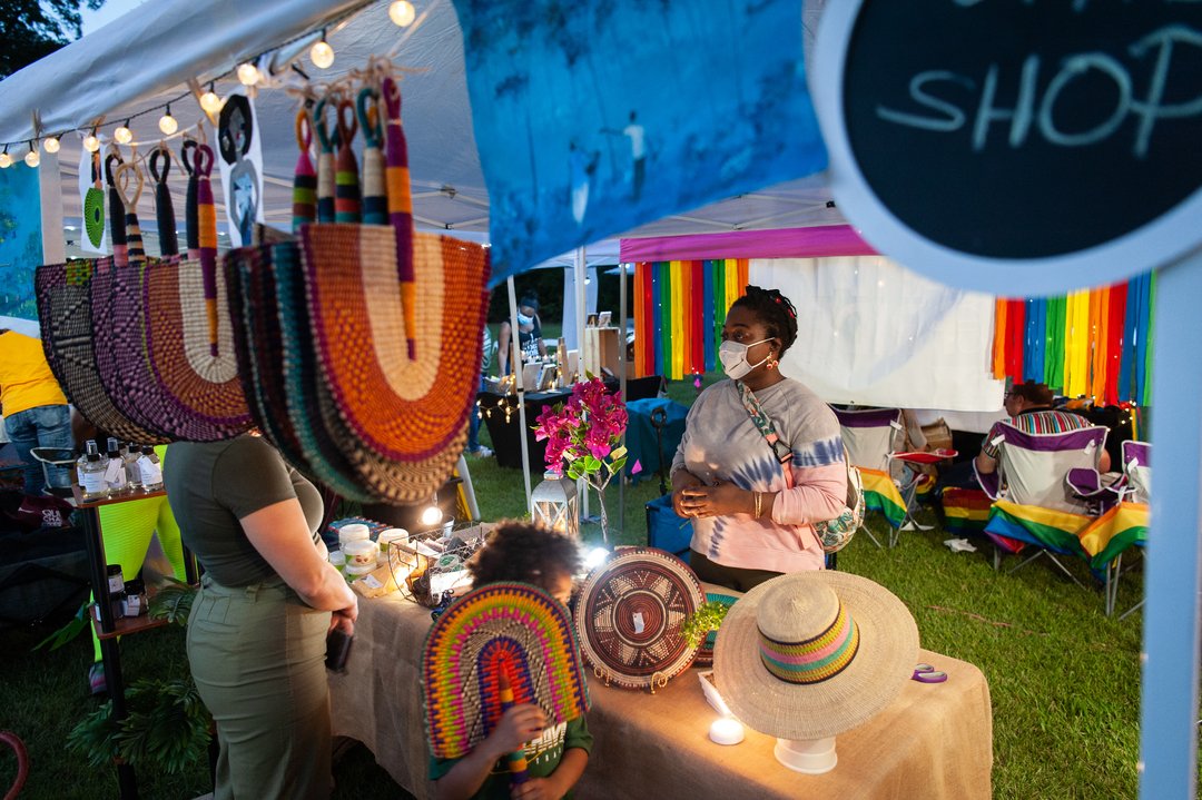 Beautiful setup by @shopukte! We are so happy to have you participate at the @magnoliamarketsjxn + FG pop up market at Belhaven Heights Park. 

Supporting local creators, artists, chefs, farmers drives our local economy and shifts the way we engage with our community. 

Have you