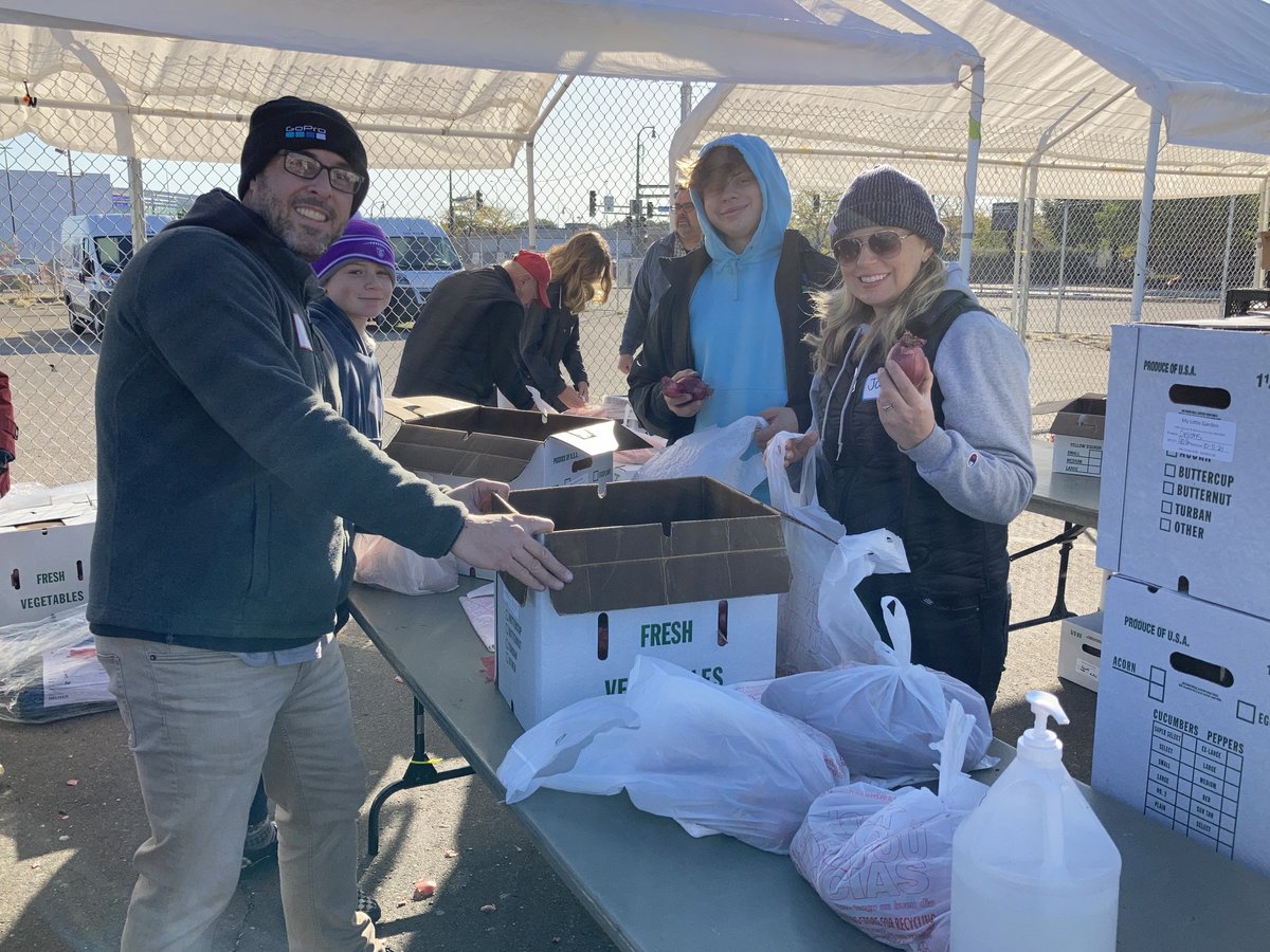 This weekend - our Sr Manager of Talent Acquisition @adamkracke and his family took part in a volunteer event with @SourceMN to help pack and distribute food to residents of Minneapolis. So glad we were able to partner with this great organization! #sezzle #youmatterhere