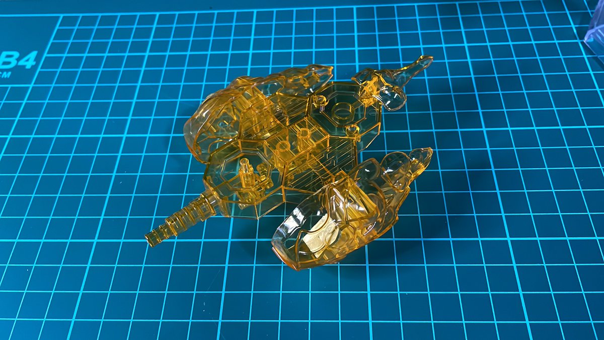 Sawat13 今日は信長の撮影のはずでしたが 一部の塗装をやり直したので明日に延期になりました 光沢クリアなので明日まで触れません なのでアルセーヌガンダムxをぱち組みしました リフレクターを背中で展開するシーンはなかったね サテライト