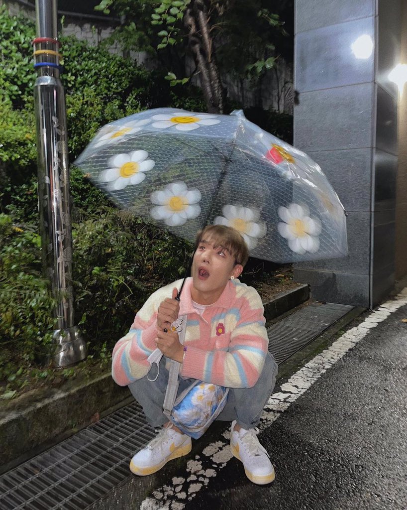 for_cix's tweet photo. 211018 | Seunghun update on twitter

Pompompurin💛
(I took off my mask for a bit!)

#CIX #FIX #승훈 #김승훈 #내편들 #내뽀뽀들 #KIMSEUNGHUN #SEUNGHUN #スンフン #폼폼푸린 https://t.co/THD2ai8nZf
