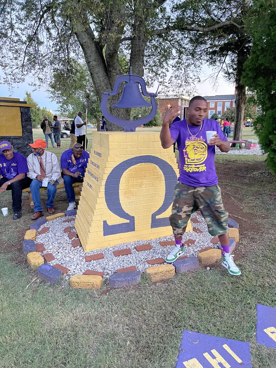 SplakQUEvellie's tweet photo. Canโt tell if Iโm comin or goin!!! Lmao #LUHC21 https://t.co/JVgDVLusXT