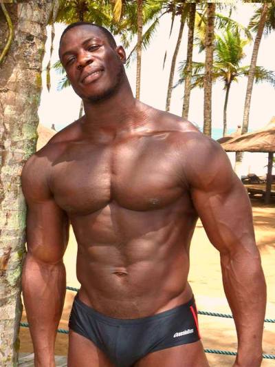 афроамериканец спортсмен. чернокожий с большим. афроамериканец с большим. прикольный негр в коже. черный мужчина с большим.