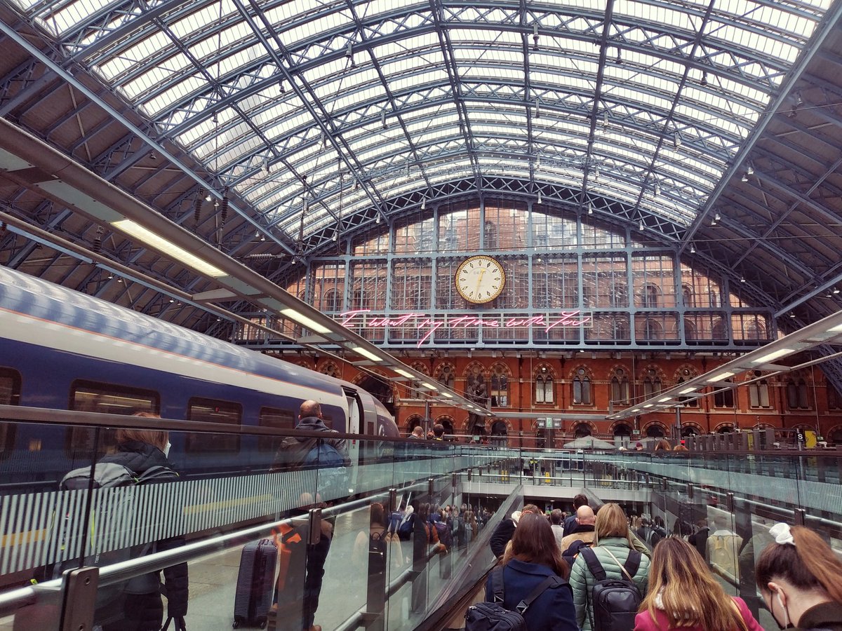 Claire Dessalles (@clairedessalles) on Twitter photo Off to London for a week for a wonderful collaboration with <a href="/SuzetteLust/">Suzette Lust π©πΌβπ§+π©πΌβπ¬+π©πΌβπ»</a> from the <a href="/GentlemanLab/">Eileen Gentleman Lab</a> at <a href="/KingsCollegeLon/">King's College London</a> ! Exciting science upcoming!! π€©π¬
#womeninSTEM Off to London for a week for a wonderful collaboration with <a href="/SuzetteLust/">Suzette Lust π©πΌβπ§+π©πΌβπ¬+π©πΌβπ»</a> from the <a href="/GentlemanLab/">Eileen Gentleman Lab</a> at <a href="/KingsCollegeLon/">King's College London</a> ! Exciting science upcoming!! π€©π¬
#womeninSTEM
