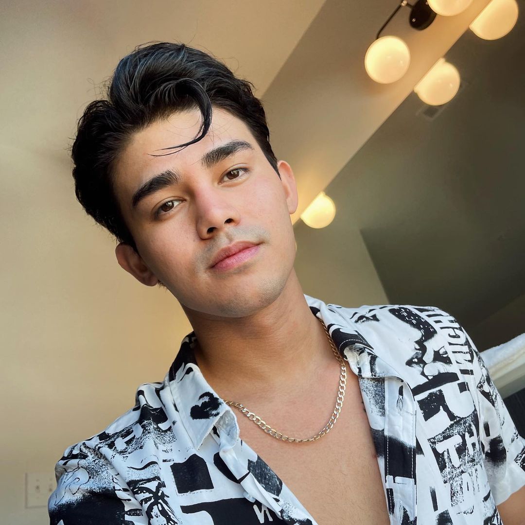 LovetiesOFC's tweet photo. spamming your timeline with @InigoDPascual 's visuaaaals! 

(c) inigo's ig posts https://t.co/elMrzNnvwU