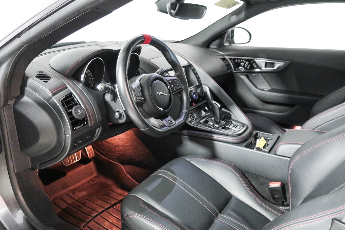 BochExotics's tweet photo. Find your #MondayMotivation with this 2016 Jaguar F-Type R! Equipped with an intercooled and supercharged V-8 engine that kicks out an impressive 550 horsepower, this #Jaguar is ready to rule the road. Come On Down and check it out! https://t.co/nHSucWeO8c
