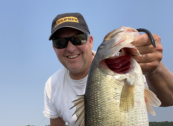 BassFanNews's tweet photo. A 6-inch worm rigged on a shaky-head can produce quality fall bites after a piece of cover has been thoroughly probed with a crankbait.
Read more with Dustin Wilks at https://t.co/PPNA2cplyV.
#FishingTips #BassFishing #Largemouth #FallFishing #Lunker #PlasticWorm #CrankBait https://t.co/Zs8DEk1BaM