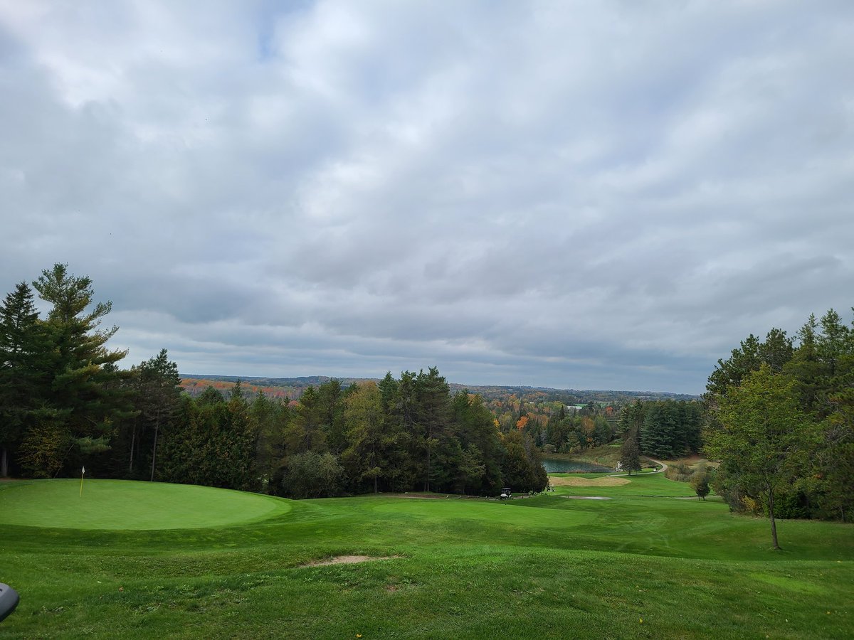 Brandguideguy's tweet image. Played at black diamond golf club in Pontypool. Great evaluations and paired up with an awesome father and son Duo. #ExtendYourSeason #Comeoutandplay