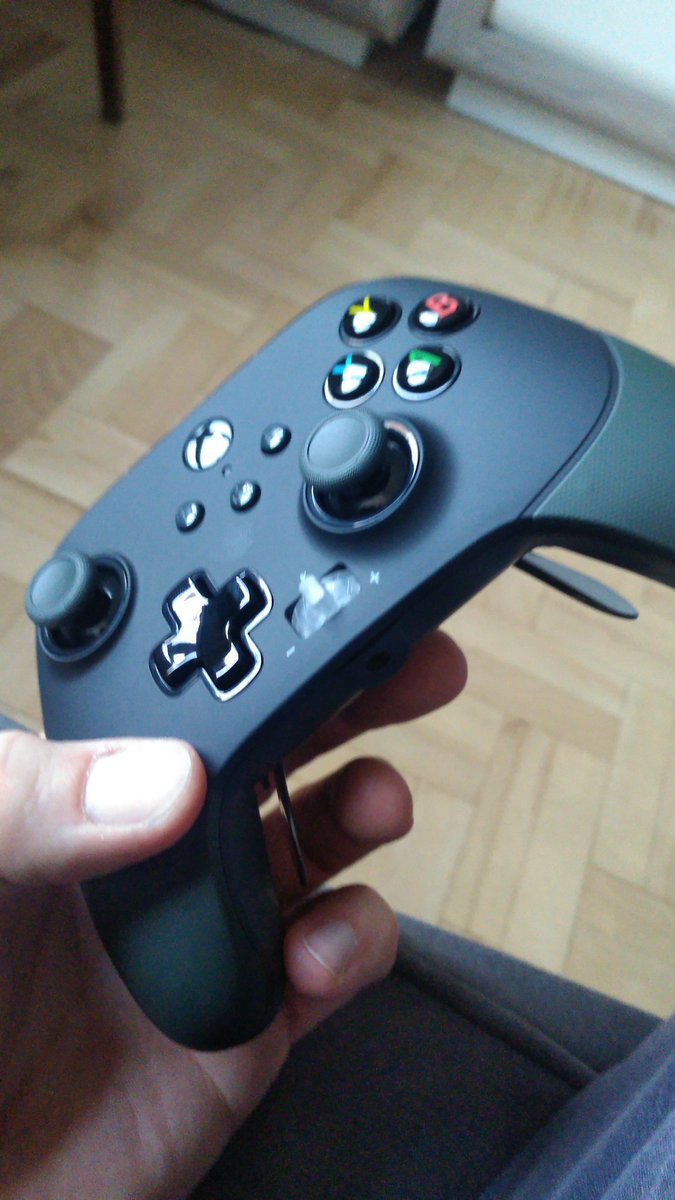 LKratke's tweet photo. #fusionpro2 #PowerA Mój nowy nabytek modyfikowany pad do xboxa https://t.co/h99pbl4Y8l