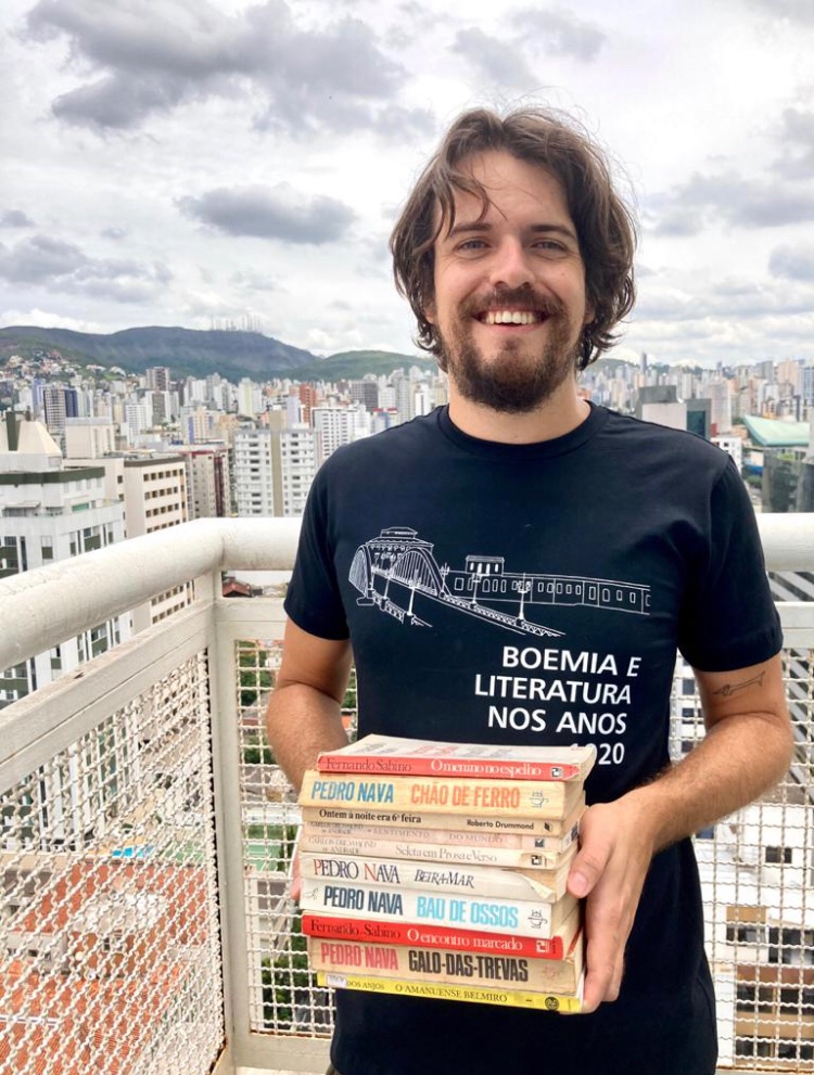 rafael7camara's tweet photo. É de BH? Ajuda a divulgar: dia 31 (domingo) vou comandar uma caminhada literária pela cidade. É uma viagem no tempo pela BH de Drummond, Pedro Nava, Henriqueta Lisboa, Fernando Sabino… Temos só 4 vagas restantes pro passeio, que conta histórias bem diferentes da cidade! https://t.co/rDfhzVFuvm