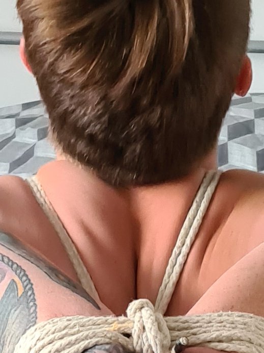 ErleaModelling's tweet image. Join onlyfans to see this tight tie