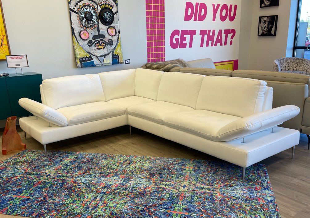 Chateau d’Ax has arrived in our showroom. Our Minnetonka location is showcasing the GREEN leather sofa deluxe! 

Made in Milano Italia. Chateau d'Ax understands true beauty; you can discover it in every detail meticulously handled by their expert craftsmen and artisans.