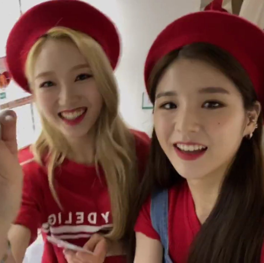 hyewonquotes's tweet image. happy heejin day 🐰💞
#HappyHeejinDay