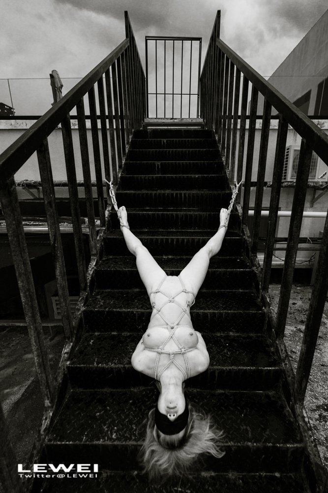 北京新作～(组图2)
#LEWEI #Bondage #广州约拍 #捆绑 #废墟 #BabyArt #ChinaArt #ChinaBondage
各类主题创作拍摄欢迎私我约拍～
投稿：
@Fengsiyuan
@wqganenshi https://t.co/MfPtP69R1X