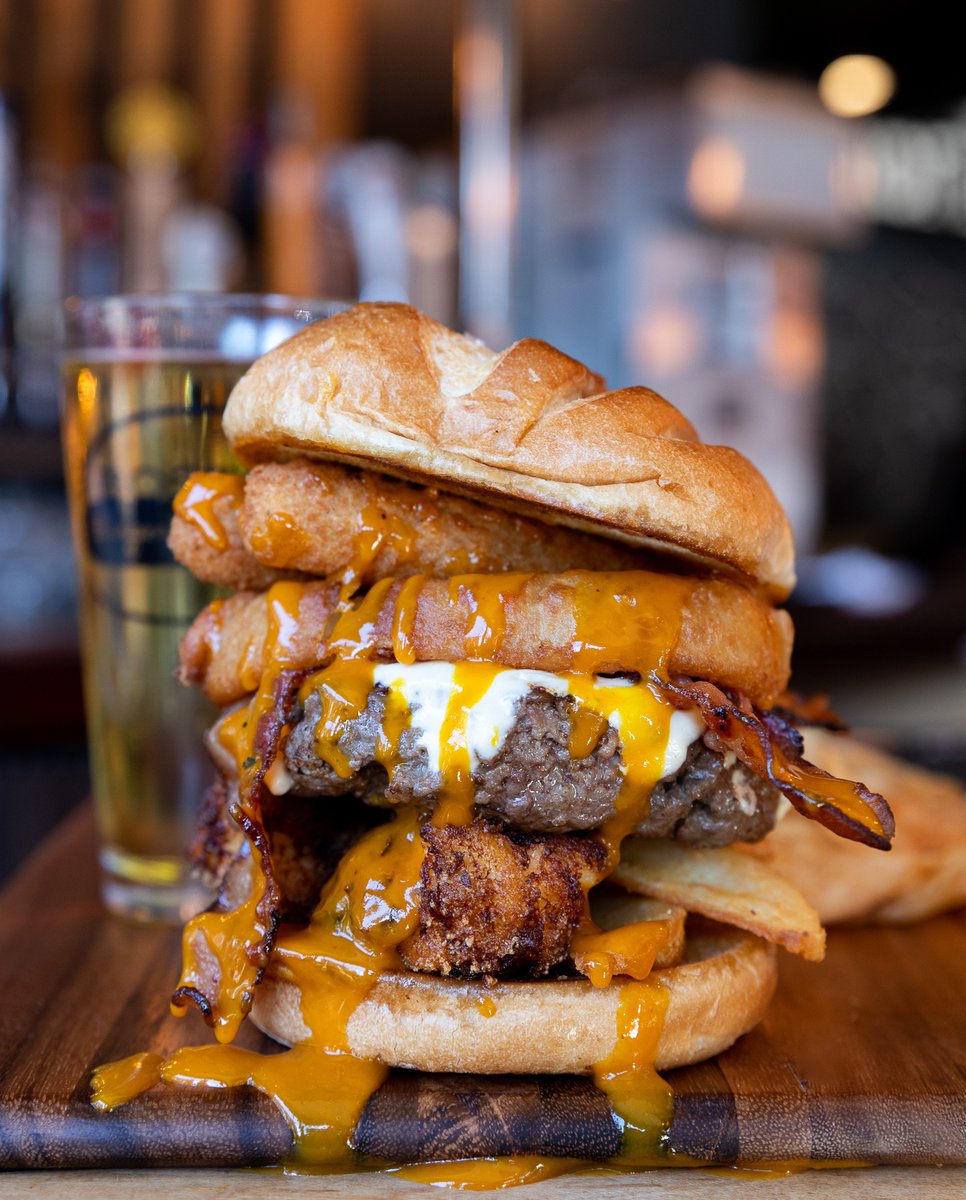 Need a little Monday pick-me-up? We got you. Get our 420 burger for $4.20 from 4:20-5pm, Monday-Friday. Dine-in only! COME GET U SOME!