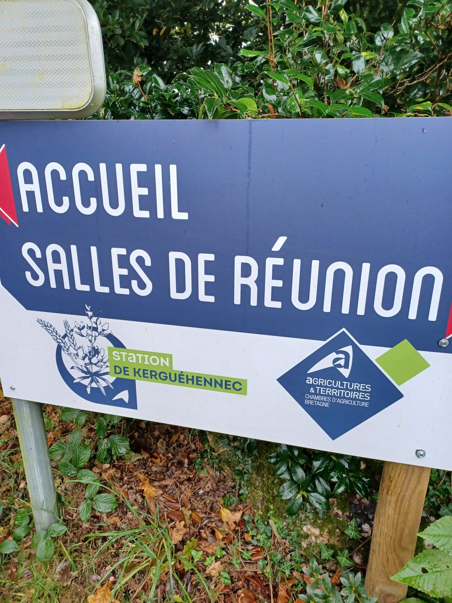 Aujourd'hui c'est visite de la station de kerguehennec avec l'équipe ruminant de #sandersbretagne, échanges sur les itinéraires culturaux en bio pour vaches laitières. <a href="/Simonsan56/">Simon Tanné</a> <a href="/Avril/">Avril</a>