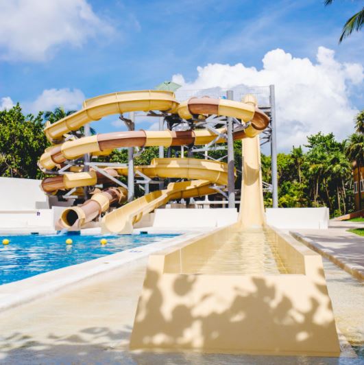 Our favorite Monday activity? Splashing through the twists and turns of the waterslides at Now Sapphire.