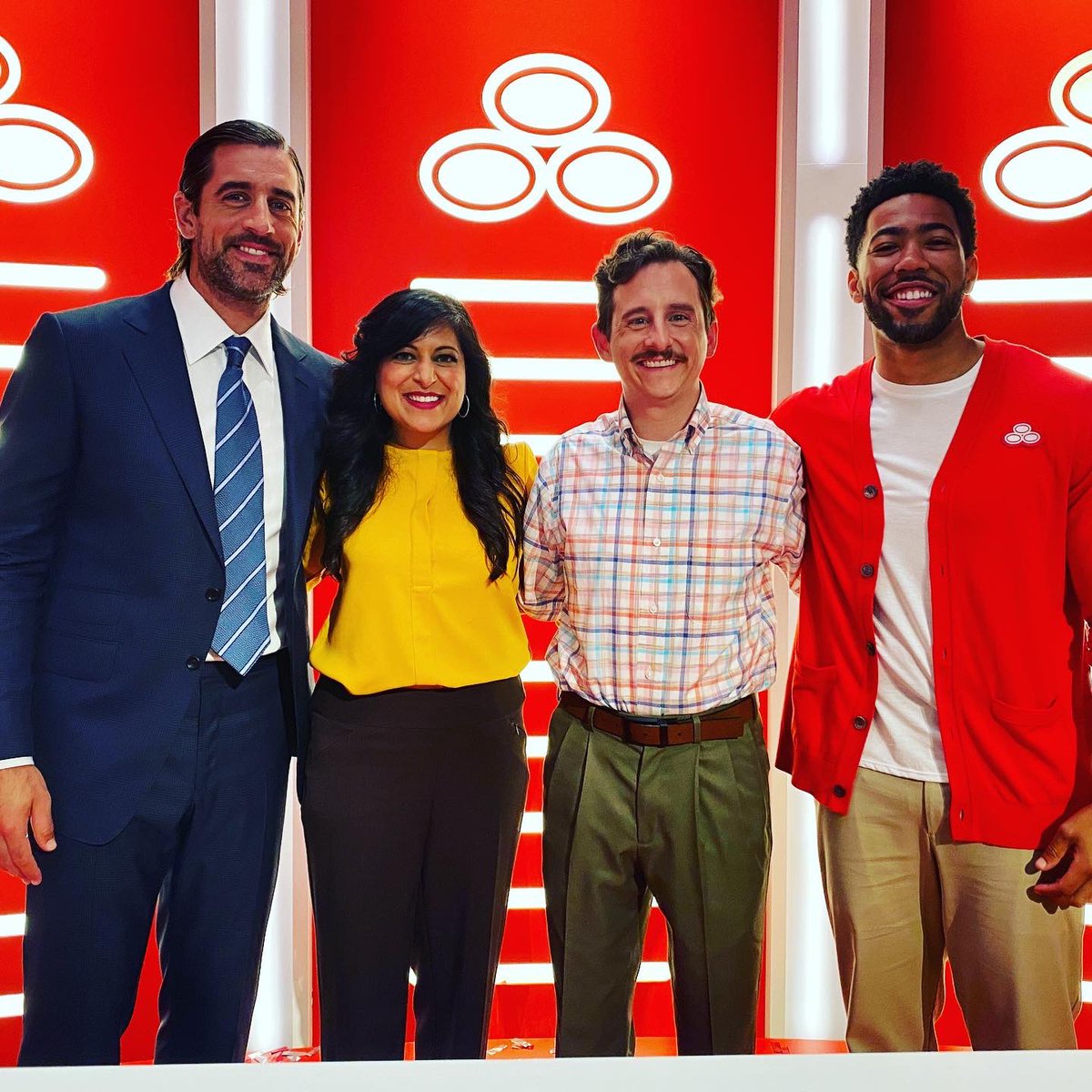 sonalbshah's tweet photo. GO BEARS! Haha juuust kidding! I mean, GO STATE FARM!! ;)
BY THE WAY, Aaron Rodgers was the most awesomest kindest human to do a commercial with! @AaronRodgers12 @FrommJake @StateFarm @GreenbaypackNFL @ChicagoBears #AaronRodgers #statefarm #statefarmcommercial https://t.co/mLpygHbh37