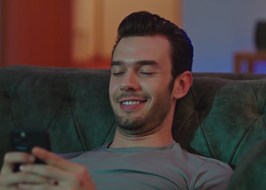 Aytaç and Cemre watching the chaos they created on twitter after dropping the photos be like