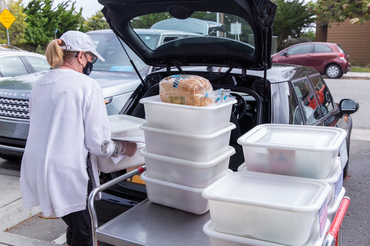 Did you know our volunteers drive over 123,000 each year to bring our clients delicious and healthy meals? Now that’s Driving Miles and Delivering Smiles! 
.   .   .   
#mowmp #seniorservices #volunteerdrivers #volunteer #volunteering #driversneeded #healthyfood #healthymeals