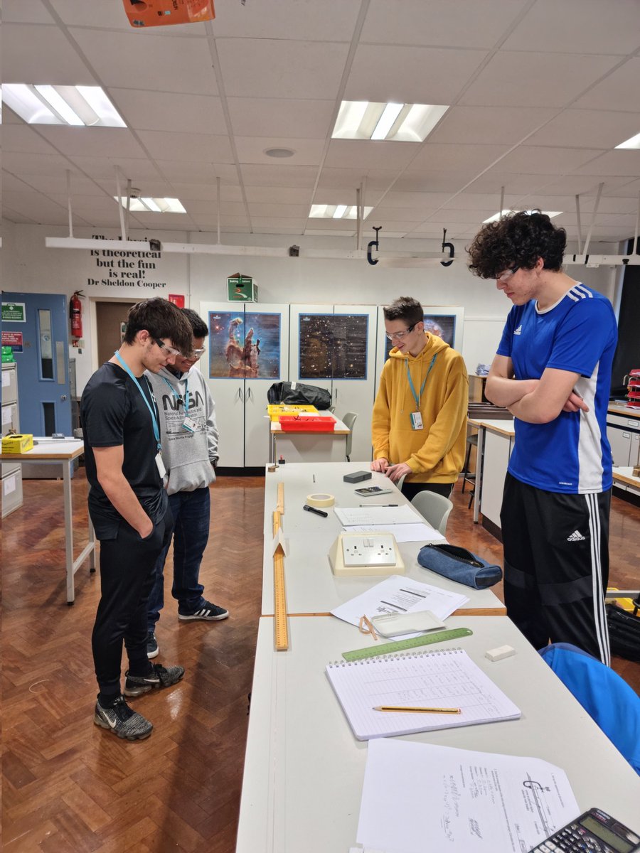 First group of @Priestleysfc AS Physics 2021 to determine the Youngs Modulus of Copper wire, the final practical of the Materials Module, which group will get the most accurate value?