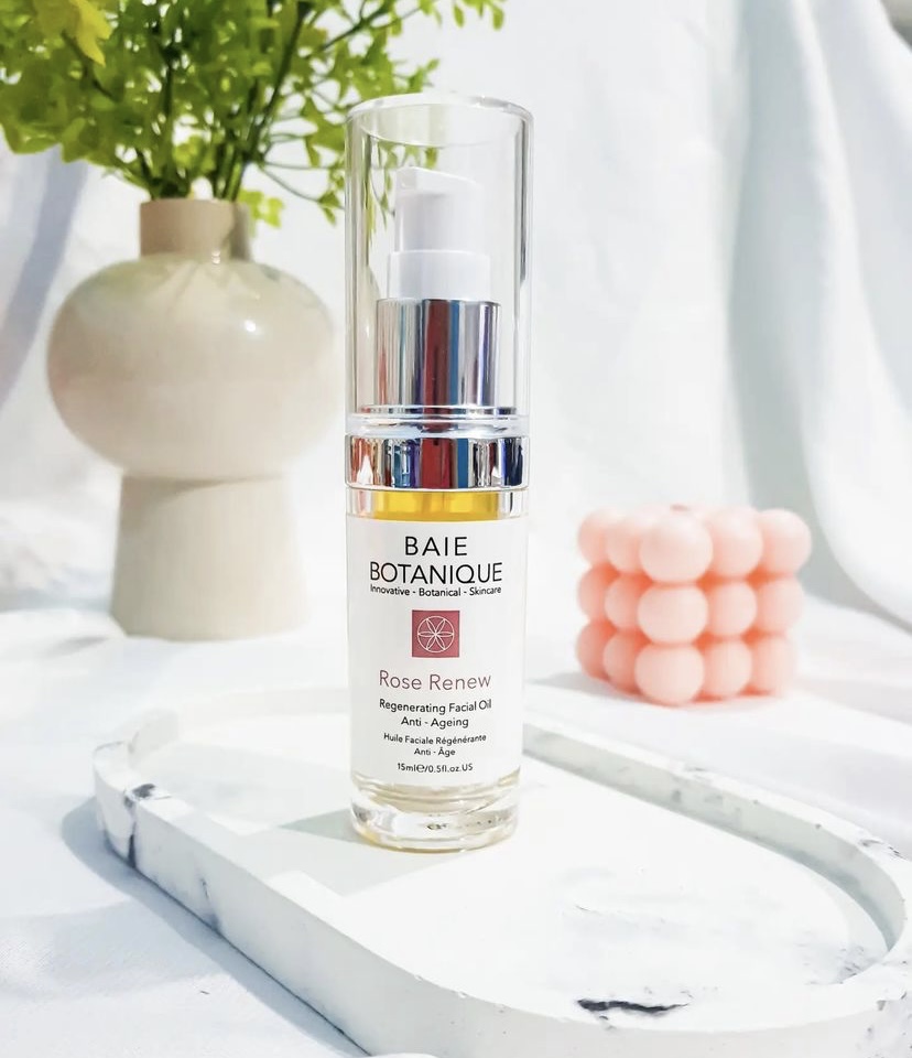 baiebotanique's tweet photo. Stay glowing through the autumn chill with the Rose Renew Facial Oil ❄ https://t.co/Mp4k3es8so