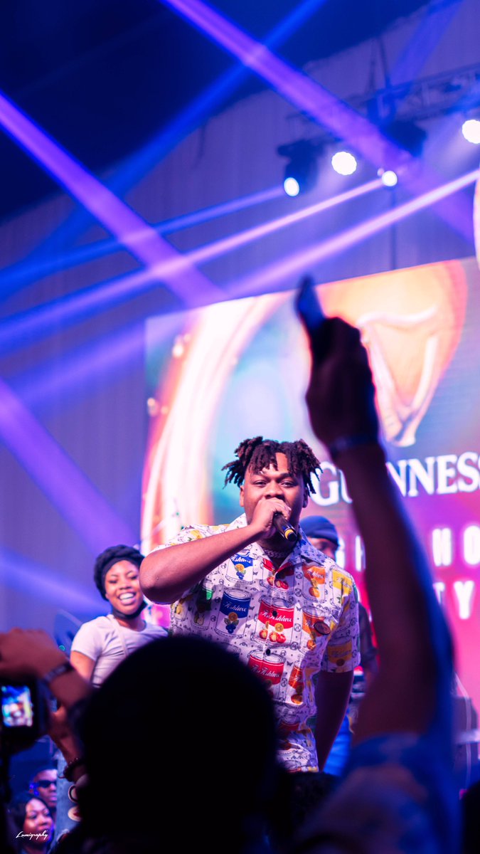 lumigraphy's tweet photo. If you no get money💰 , e dey kill IDEA 💡- @Bujutoyourears
Shot by me at the @GuinnessNGR
#brighthouseparty #lumigraphy https://t.co/VpiBUB9IkH