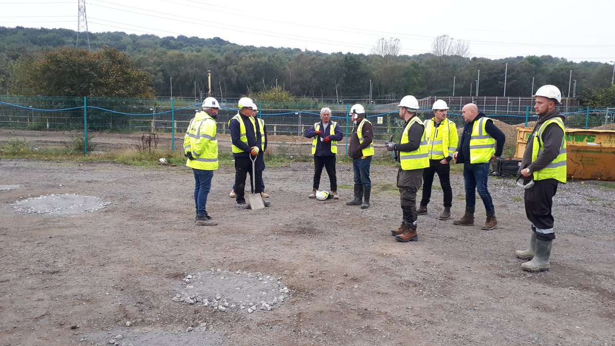 WYCColleges's tweet photo. Great day filming with @RAMFilmsUK at @KirkstallForge today.
Watch this space for the launch of our #Letstalkrealskills film π¬ that will showcase the pilot project in #Construction that helps get people the skills they need #SiteOperative #ESF #collaboration https://t.co/MXtBdj2pAl