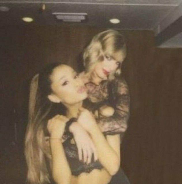 tayrianaoutdid's tweet photo. Remember when Ariana Grande and Taylor Swift- https://t.co/y6RlviYsYE