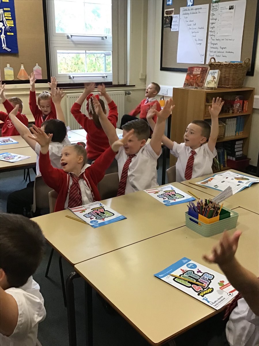 KingswayPAYear3's tweet photo. Healthy Schools visited year 3 today to teach us about the importance of a healthy diet #SimmsCrossScience #SimmsCrossPSHE https://t.co/Ti5vfymW8G