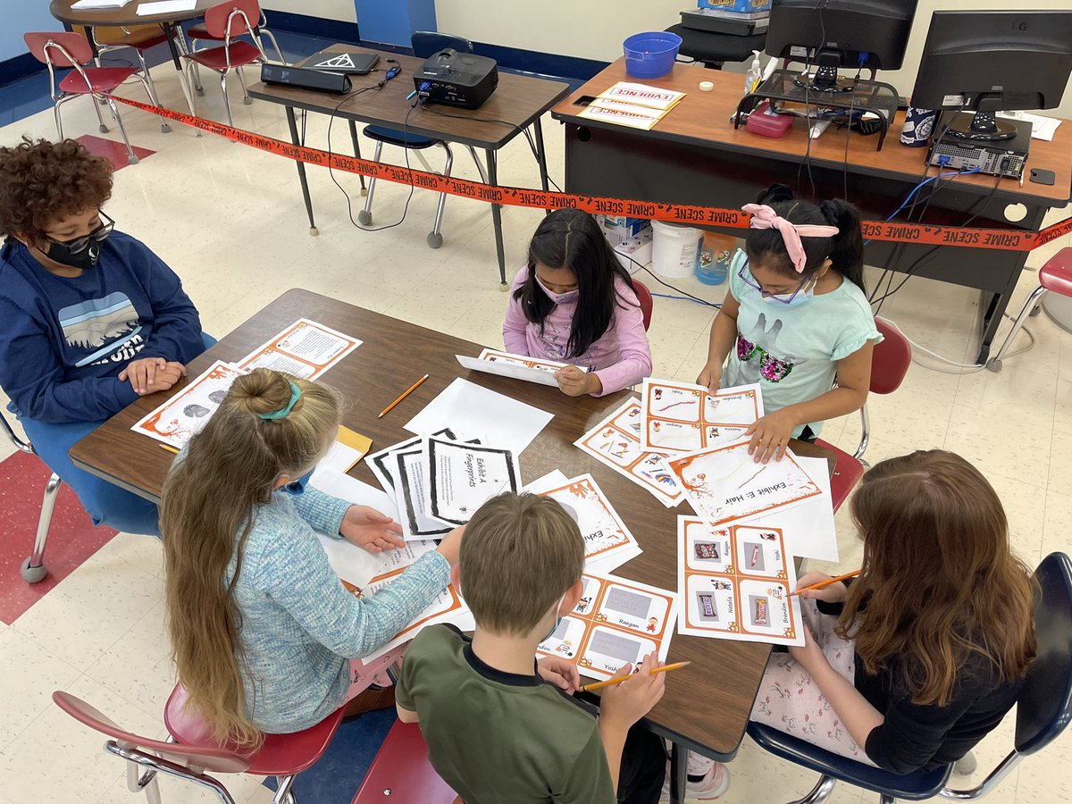 ccoren's tweet photo. Mrs. Mann’s #SuperSleuth are on the case of the missing costume!! Who did it?! These @clearcreekcubs are determined to find out who!! 🕵️‍♀️ 🕵️‍♂️ https://t.co/Wjr7hgPGGu