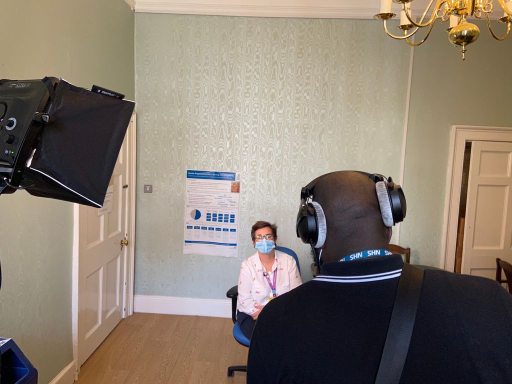 Celebrating &amp; sharing #QualityImprovement.stories is an important part of building &amp; sustaining a system.  

👇 some examples we've filmed from <a href="/gsttnhs/">Guy's and St Thomas'</a> #COVIDVaccination service <a href="/QI/">@qi - Adrian✌🏽</a> practitioners:

📊 #visualmanagement uniform stock

🏥 Ops system

✔️ Role #standardisation