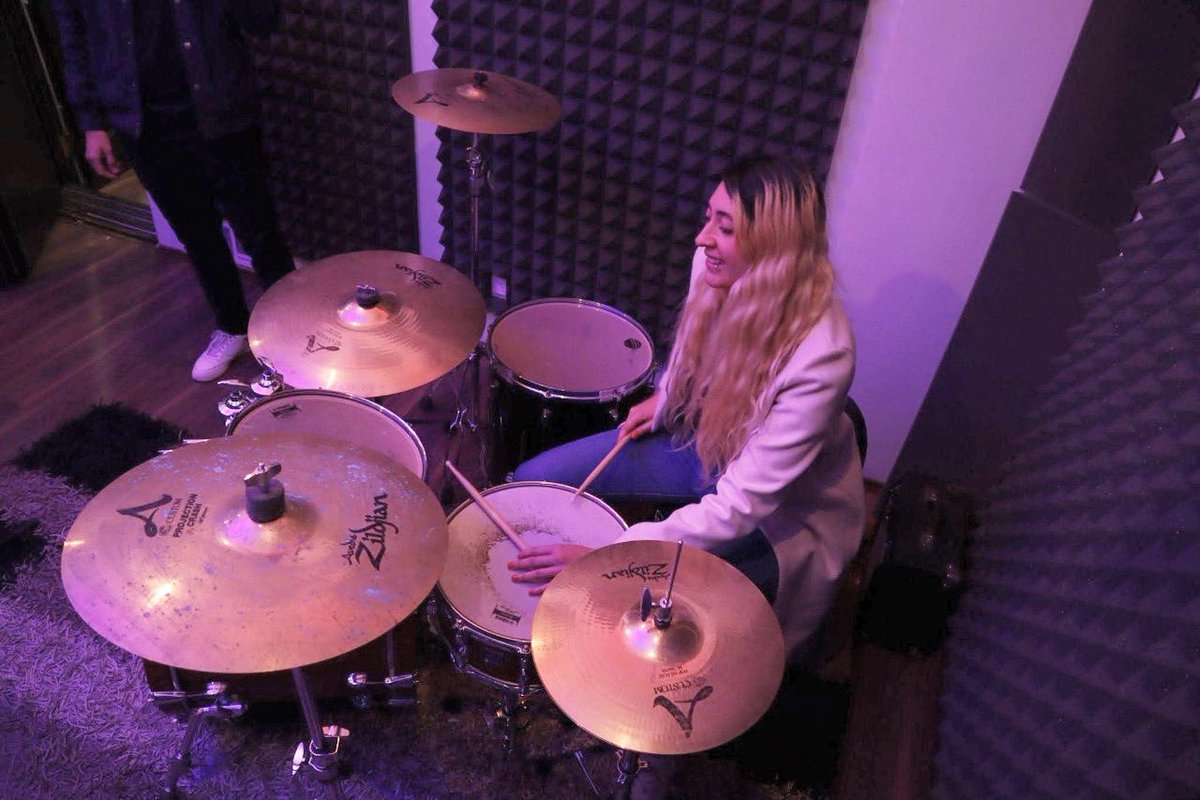 ✨✌🏻🥳 Jam weekend!
.
📸 <a href="/em/">ʇɹɥɐW uıɯƎ ⚡Emin Mahrt</a>.levy
.

#drums #drummer #drummergirl #drumline #drummerslife #drumset #drumming #drumsticks #groove #beat #musician #drum #drumsolo #drummers #drumslife #ivettegomez
